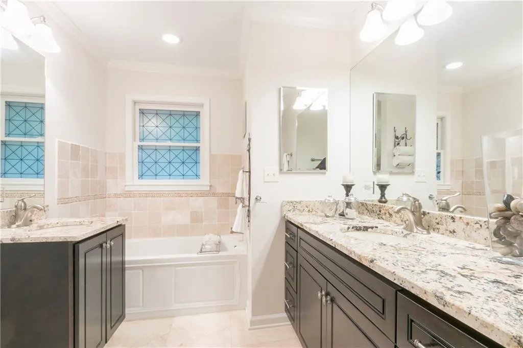 300 Beachland Drive, Sandy Springs, Georgia 30342, 5 Bedrooms Bedrooms, ,3 BathroomsBathrooms,Residential,Sold,300 Beachland Drive,5885000