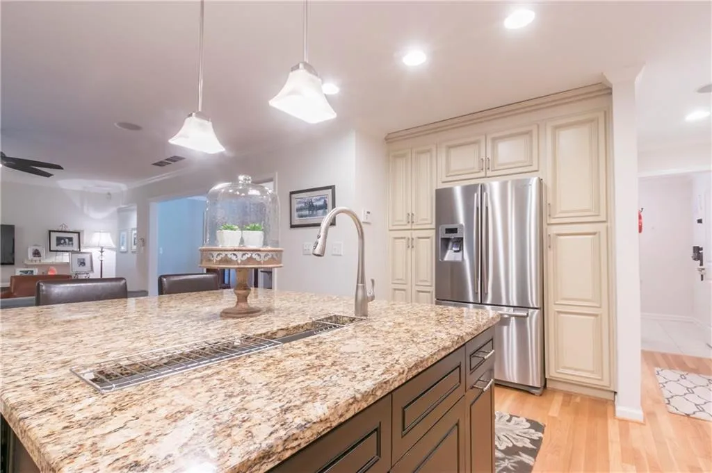 300 Beachland Drive, Sandy Springs, Georgia 30342, 5 Bedrooms Bedrooms, ,3 BathroomsBathrooms,Residential,Sold,300 Beachland Drive,5885000