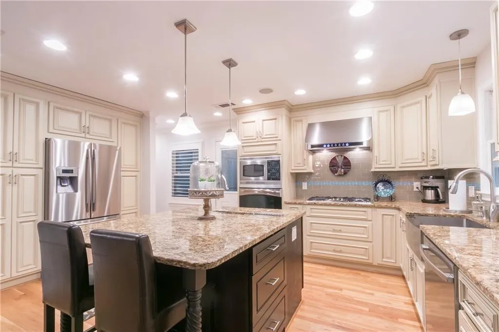 300 Beachland Drive, Sandy Springs, Georgia 30342, 5 Bedrooms Bedrooms, ,3 BathroomsBathrooms,Residential,Sold,300 Beachland Drive,5885000
