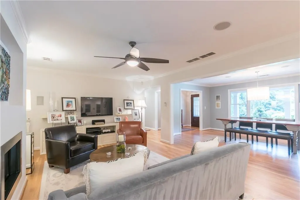 300 Beachland Drive, Sandy Springs, Georgia 30342, 5 Bedrooms Bedrooms, ,3 BathroomsBathrooms,Residential,Sold,300 Beachland Drive,5885000