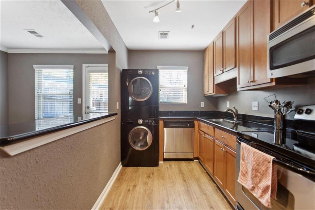 155 N River Unit B, Sandy Springs, Georgia 30350, 2 Bedrooms Bedrooms, ,2 BathroomsBathrooms,Residential,Sold,155 N River Unit B,7301789