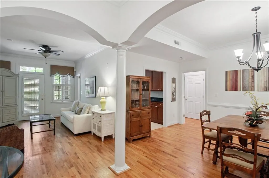 1735 Peachtree Street Ne Unit 121, Atlanta, Georgia 30309, 2 Bedrooms Bedrooms, ,2 BathroomsBathrooms,Residential,For Sale,1735 Peachtree Street Ne Unit 121,7623303