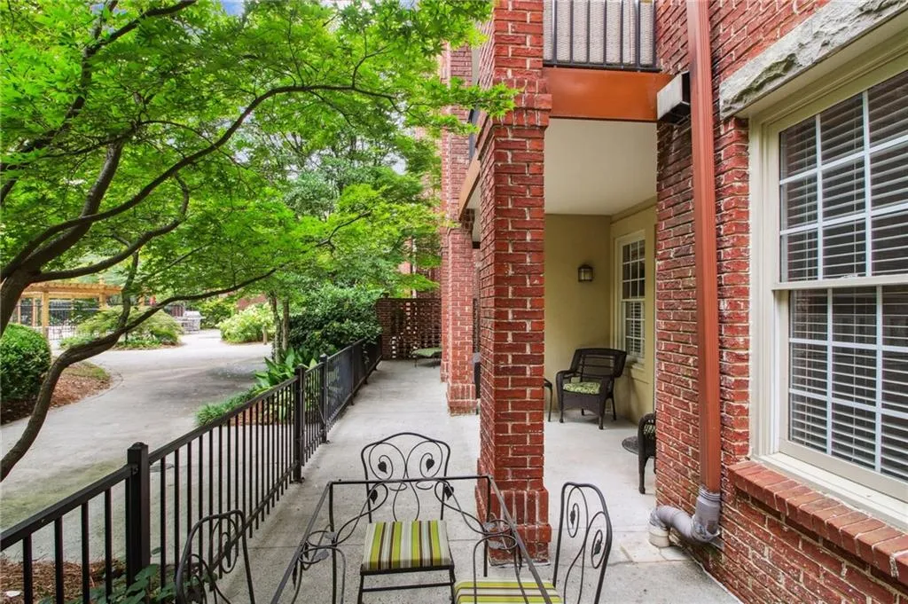 1735 Peachtree Street Ne Unit 121, Atlanta, Georgia 30309, 2 Bedrooms Bedrooms, ,2 BathroomsBathrooms,Residential,For Sale,1735 Peachtree Street Ne Unit 121,7623303