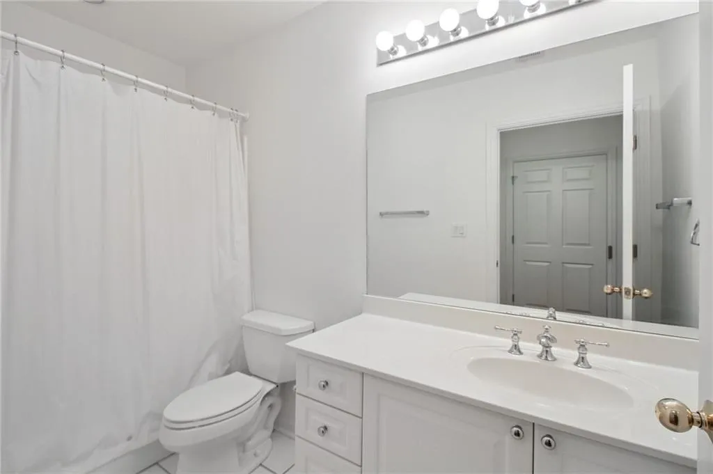 1735 Peachtree Street Ne Unit 121, Atlanta, Georgia 30309, 2 Bedrooms Bedrooms, ,2 BathroomsBathrooms,Residential,For Sale,1735 Peachtree Street Ne Unit 121,7623303