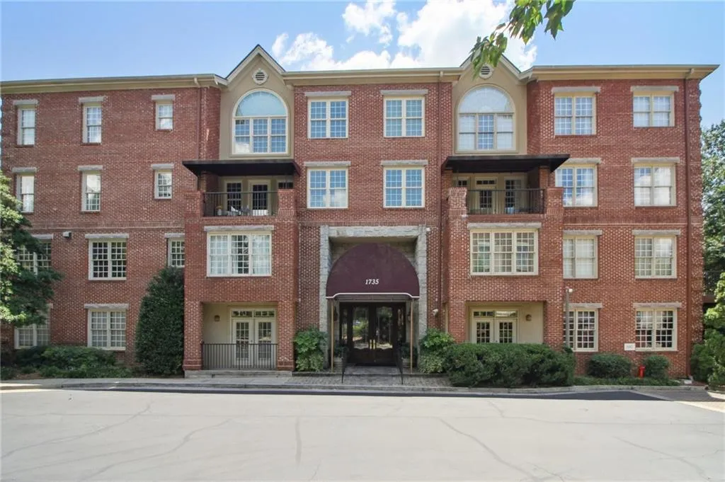 1735 Peachtree Street Ne Unit 121, Atlanta, Georgia 30309, 2 Bedrooms Bedrooms, ,2 BathroomsBathrooms,Residential,For Sale,1735 Peachtree Street Ne Unit 121,7623303