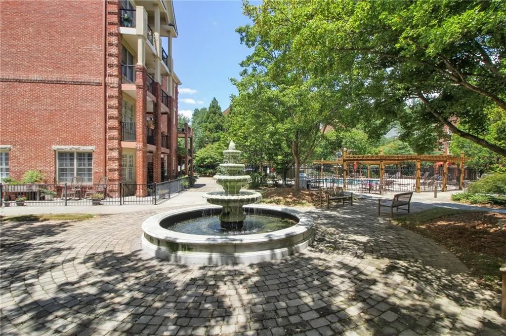 1735 Peachtree Street Ne Unit 121, Atlanta, Georgia 30309, 2 Bedrooms Bedrooms, ,2 BathroomsBathrooms,Residential,For Sale,1735 Peachtree Street Ne Unit 121,7623303