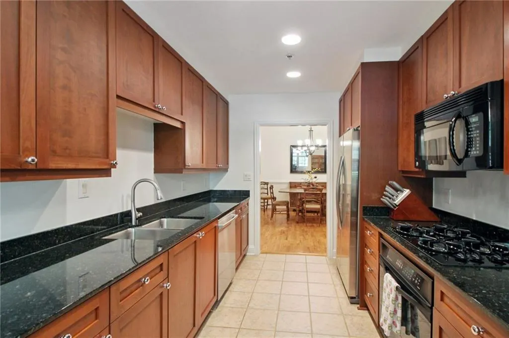 1735 Peachtree Street Ne Unit 121, Atlanta, Georgia 30309, 2 Bedrooms Bedrooms, ,2 BathroomsBathrooms,Residential,For Sale,1735 Peachtree Street Ne Unit 121,7623303