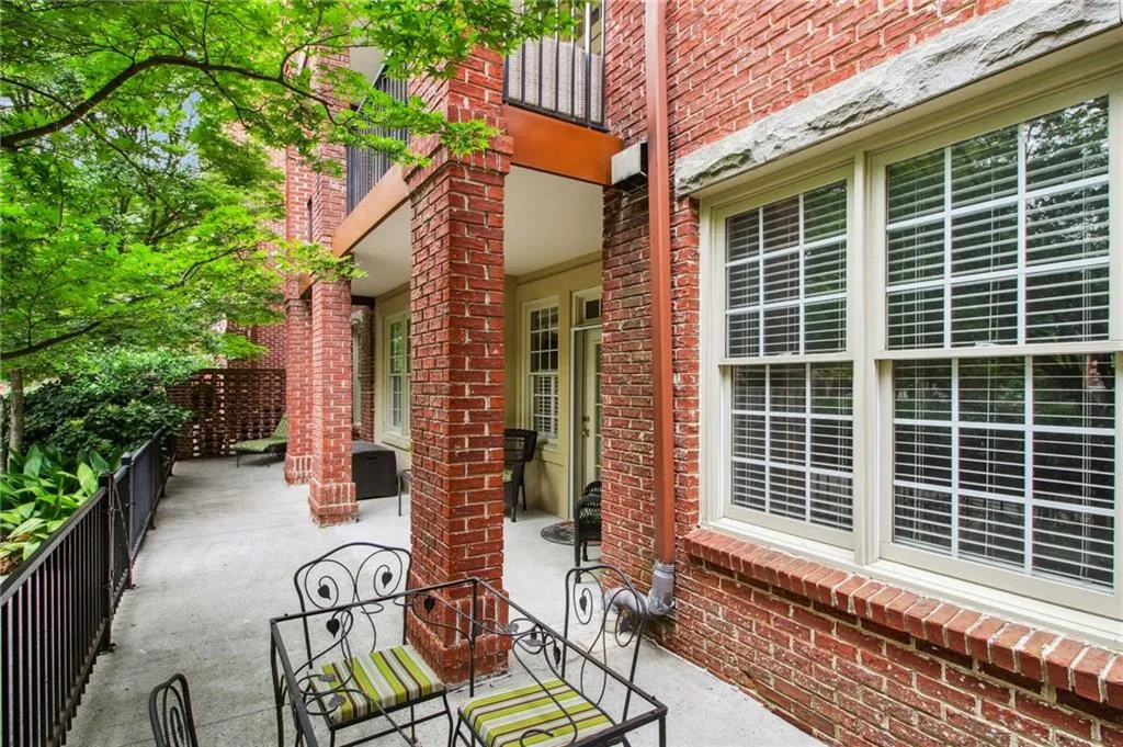 1735 Peachtree Street Ne Unit 121, Atlanta, Georgia 30309, 2 Bedrooms Bedrooms, ,2 BathroomsBathrooms,Residential,For Sale,1735 Peachtree Street Ne Unit 121,7623303