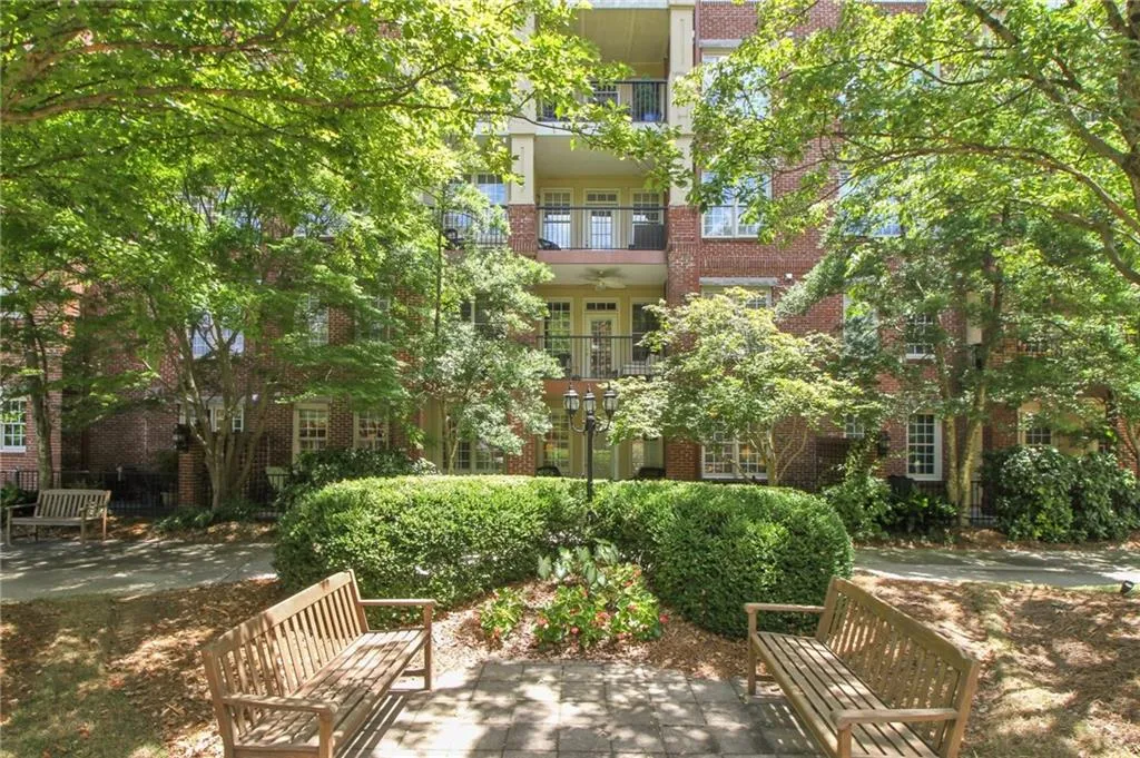 1735 Peachtree Street Ne Unit 121, Atlanta, Georgia 30309, 2 Bedrooms Bedrooms, ,2 BathroomsBathrooms,Residential,For Sale,1735 Peachtree Street Ne Unit 121,7623303