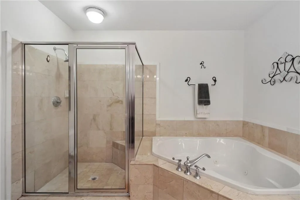 1735 Peachtree Street Ne Unit 121, Atlanta, Georgia 30309, 2 Bedrooms Bedrooms, ,2 BathroomsBathrooms,Residential,For Sale,1735 Peachtree Street Ne Unit 121,7623303