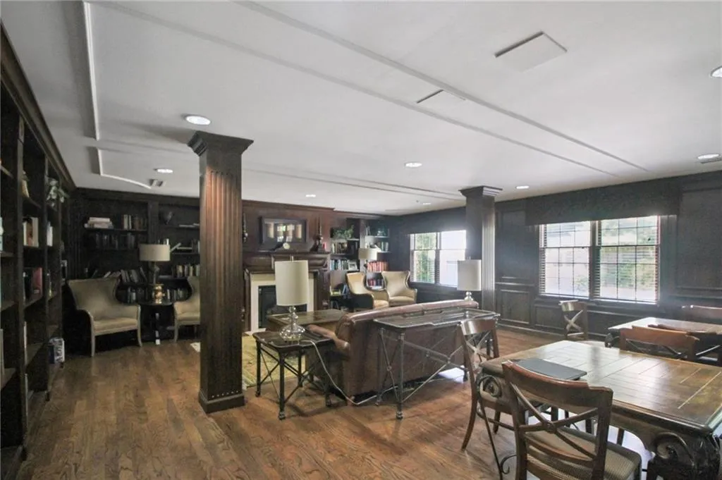 1735 Peachtree Street Ne Unit 121, Atlanta, Georgia 30309, 2 Bedrooms Bedrooms, ,2 BathroomsBathrooms,Residential,For Sale,1735 Peachtree Street Ne Unit 121,7623303