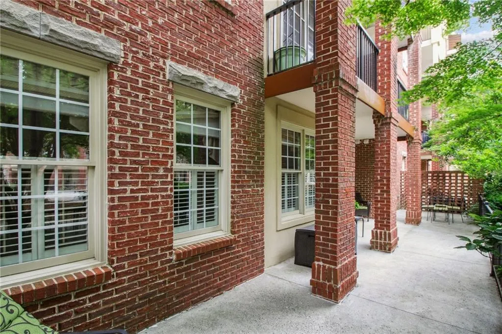 1735 Peachtree Street Ne Unit 121, Atlanta, Georgia 30309, 2 Bedrooms Bedrooms, ,2 BathroomsBathrooms,Residential,For Sale,1735 Peachtree Street Ne Unit 121,7623303