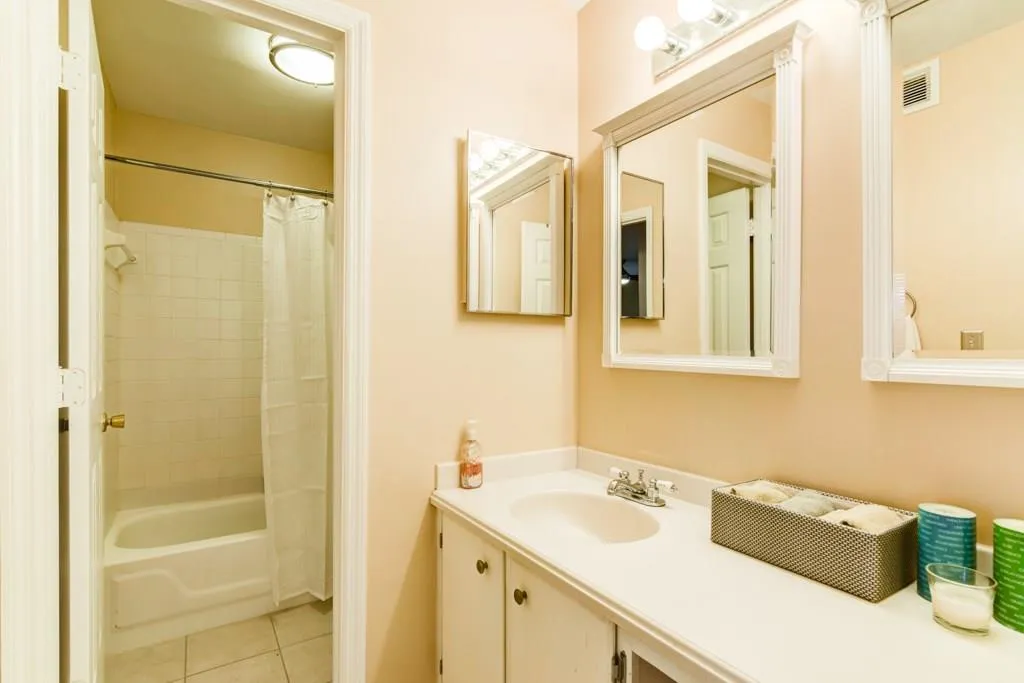 528 Granville Court Unit 528, Sandy Springs, Georgia 30328, 1 Bedroom Bedrooms, ,1 BathroomBathrooms,Residential,Sold,528 Granville Court Unit 528,5966060