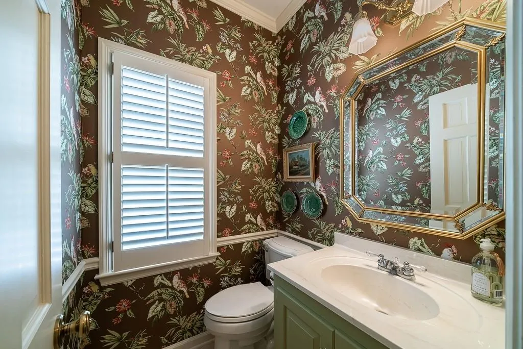 5465 New Wellington Close, Sandy Springs, Georgia 30327, 5 Bedrooms Bedrooms, ,4 BathroomsBathrooms,Residential,Sold,5465 New Wellington Close,6975098
