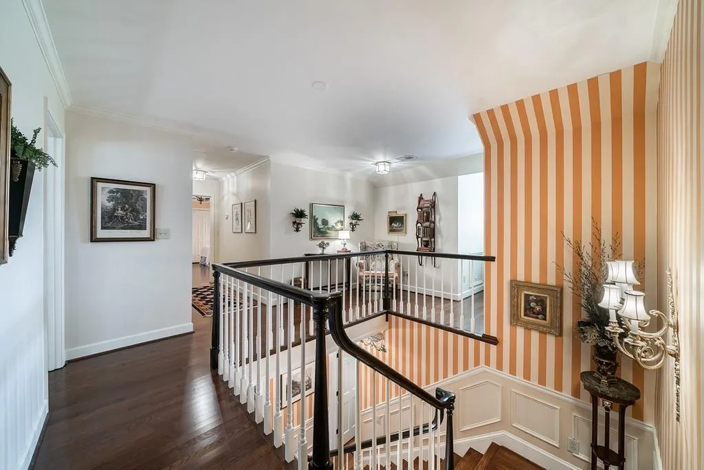 5465 New Wellington Close, Sandy Springs, Georgia 30327, 5 Bedrooms Bedrooms, ,4 BathroomsBathrooms,Residential,Sold,5465 New Wellington Close,6975098