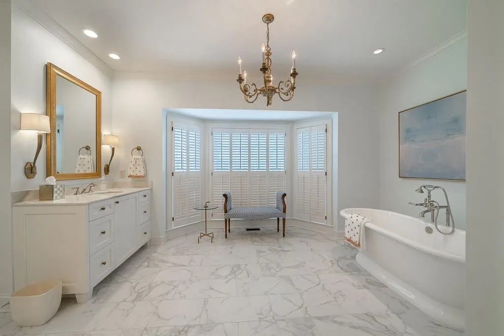 5465 New Wellington Close, Sandy Springs, Georgia 30327, 5 Bedrooms Bedrooms, ,4 BathroomsBathrooms,Residential,Sold,5465 New Wellington Close,6975098