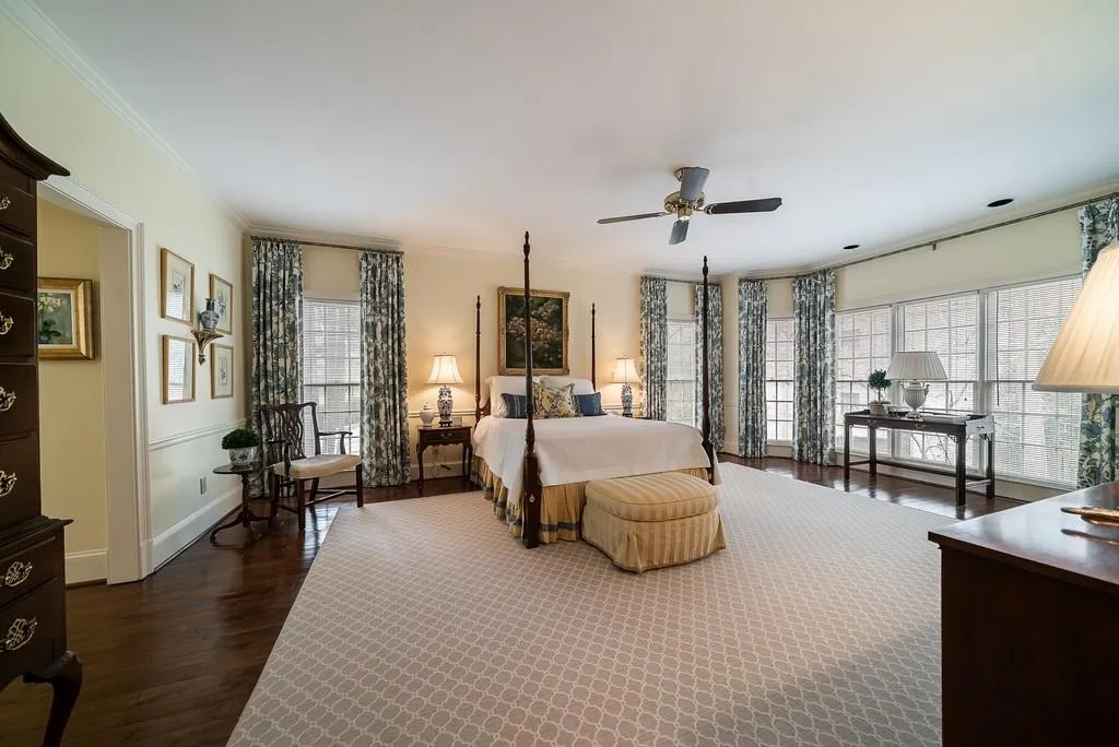 5465 New Wellington Close, Sandy Springs, Georgia 30327, 5 Bedrooms Bedrooms, ,4 BathroomsBathrooms,Residential,Sold,5465 New Wellington Close,6975098