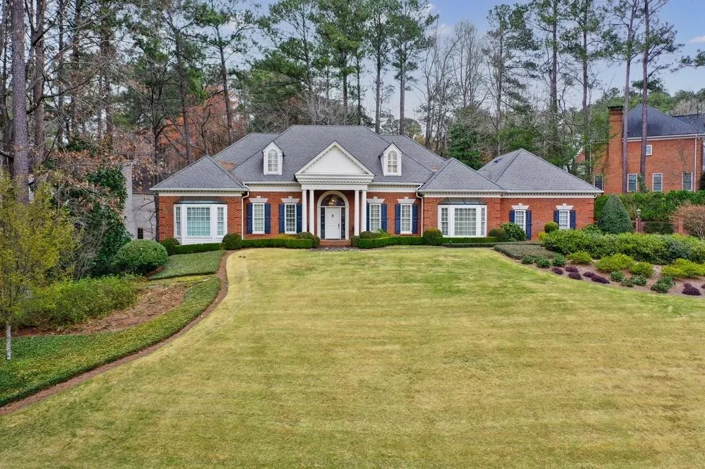 5465 New Wellington Close, Sandy Springs, Georgia 30327, 5 Bedrooms Bedrooms, ,4 BathroomsBathrooms,Residential,Sold,5465 New Wellington Close,6975098