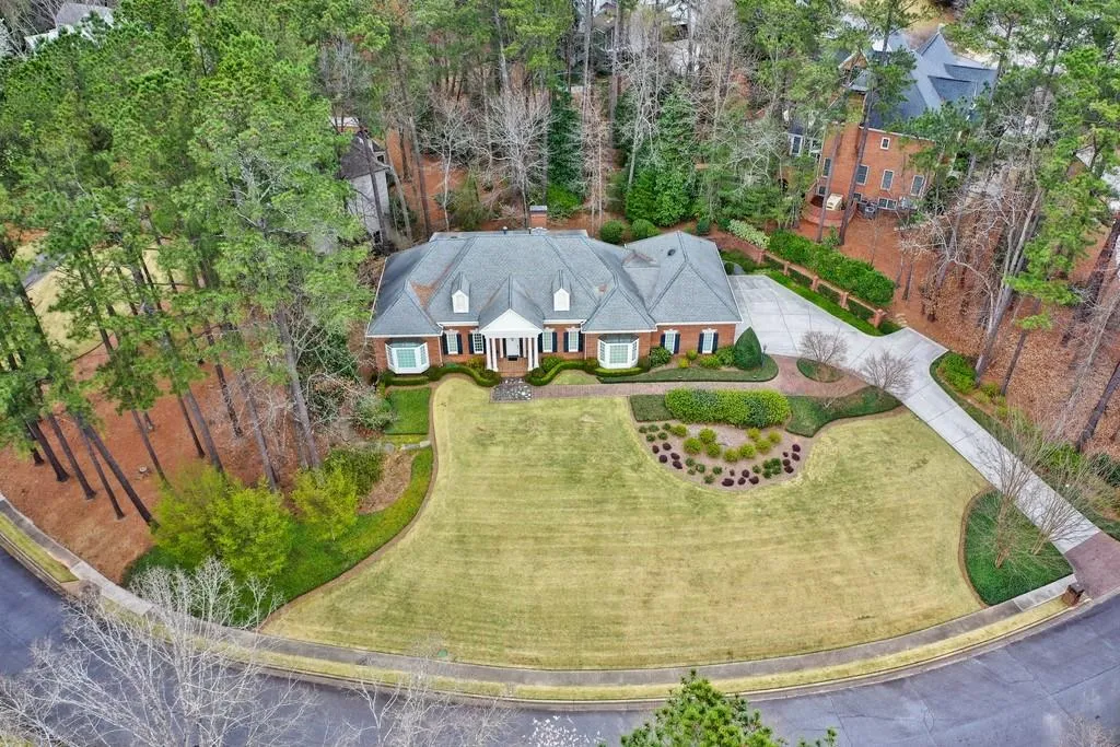 5465 New Wellington Close, Sandy Springs, Georgia 30327, 5 Bedrooms Bedrooms, ,4 BathroomsBathrooms,Residential,Sold,5465 New Wellington Close,6975098