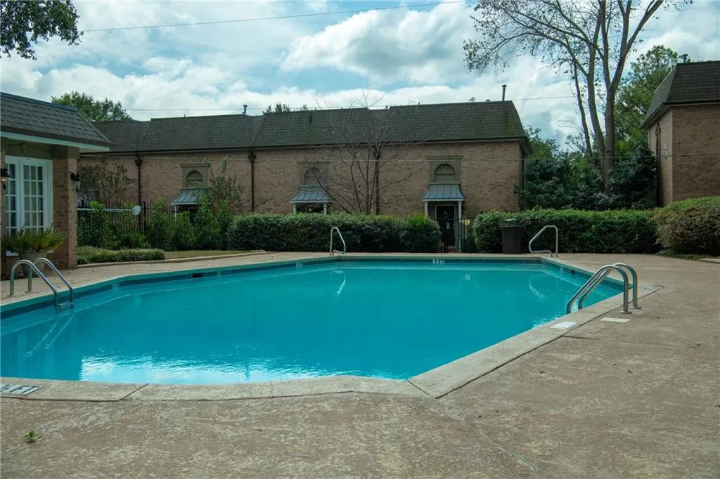 6980 Roswell Road Unit E12, Atlanta, Georgia 30328, 2 Bedrooms Bedrooms, ,1 BathroomBathrooms,Residential,Sold,6980 Roswell Road Unit E12,6084612