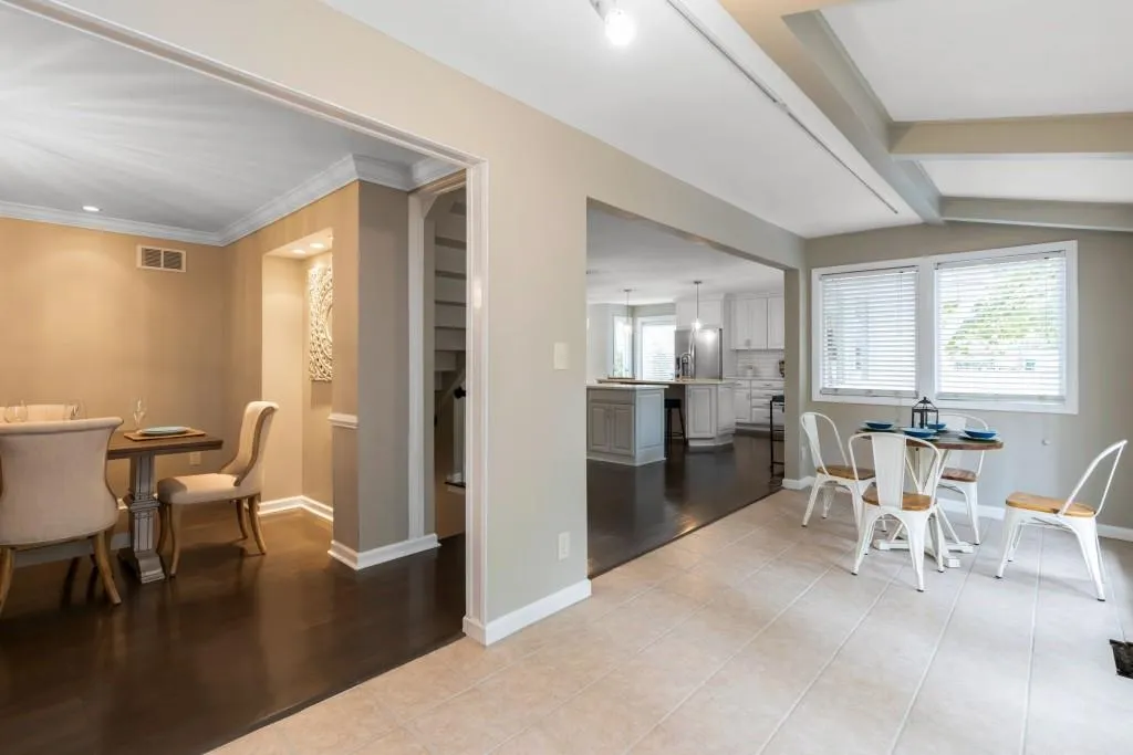 305 River Knoll Drive, Sandy Springs, Georgia 30328, 5 Bedrooms Bedrooms, ,4 BathroomsBathrooms,Residential,Sold,305 River Knoll Drive,6806590
