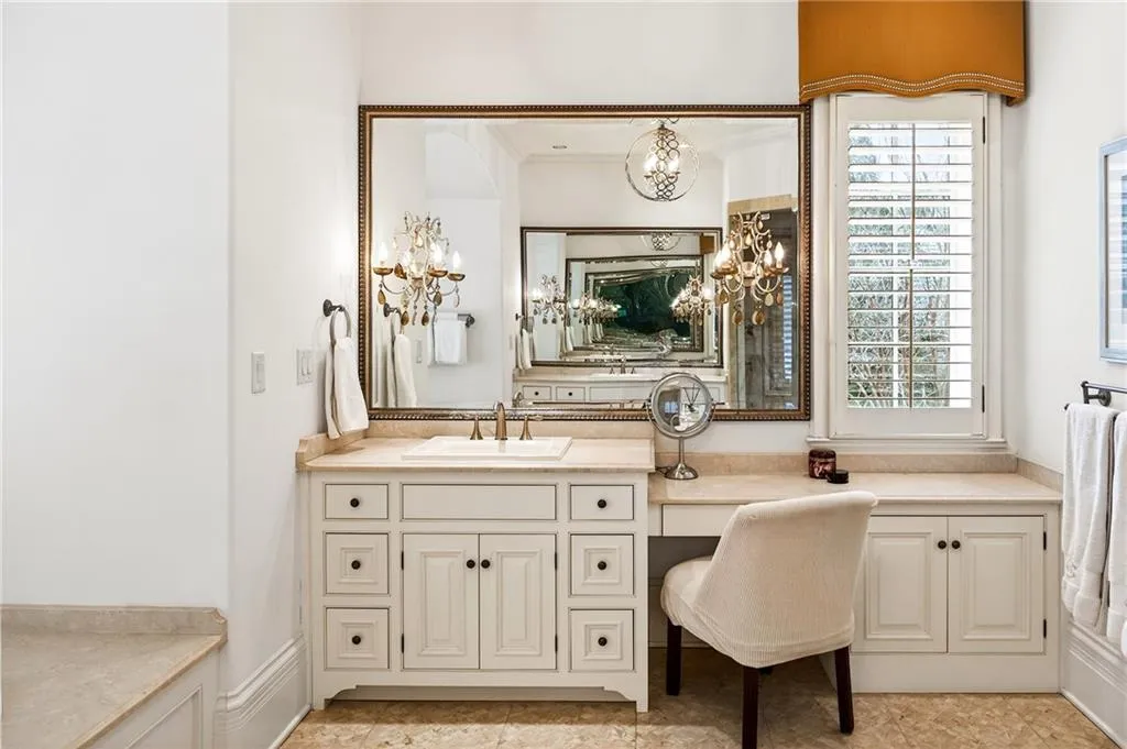 5148 Powers Ferry Road, Sandy Springs, Georgia 30327, 5 Bedrooms Bedrooms, ,7 BathroomsBathrooms,Residential,For Sale,5148 Powers Ferry Road,7731162