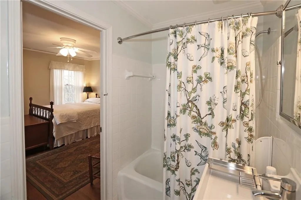6260 River Overlook Drive, Atlanta, Georgia 30328, 4 Bedrooms Bedrooms, ,3 BathroomsBathrooms,Residential,Sold,6260 River Overlook Drive,6503992
