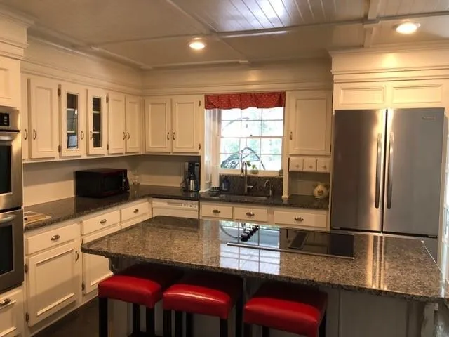 6260 River Overlook Drive, Atlanta, Georgia 30328, 4 Bedrooms Bedrooms, ,3 BathroomsBathrooms,Residential,Sold,6260 River Overlook Drive,6503992