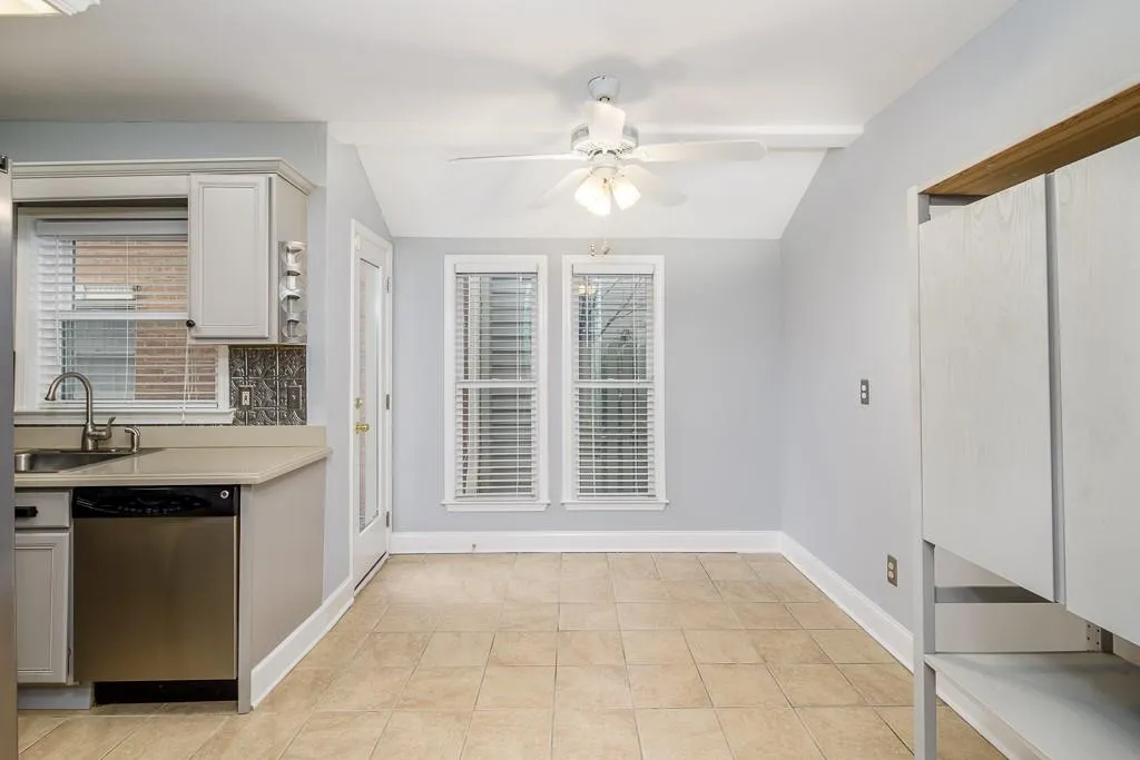 118 Mount Vernon Circle Unit 118, Sandy Springs, Georgia 30338, 2 Bedrooms Bedrooms, ,2 BathroomsBathrooms,Residential,Sold,118 Mount Vernon Circle Unit 118,6661422