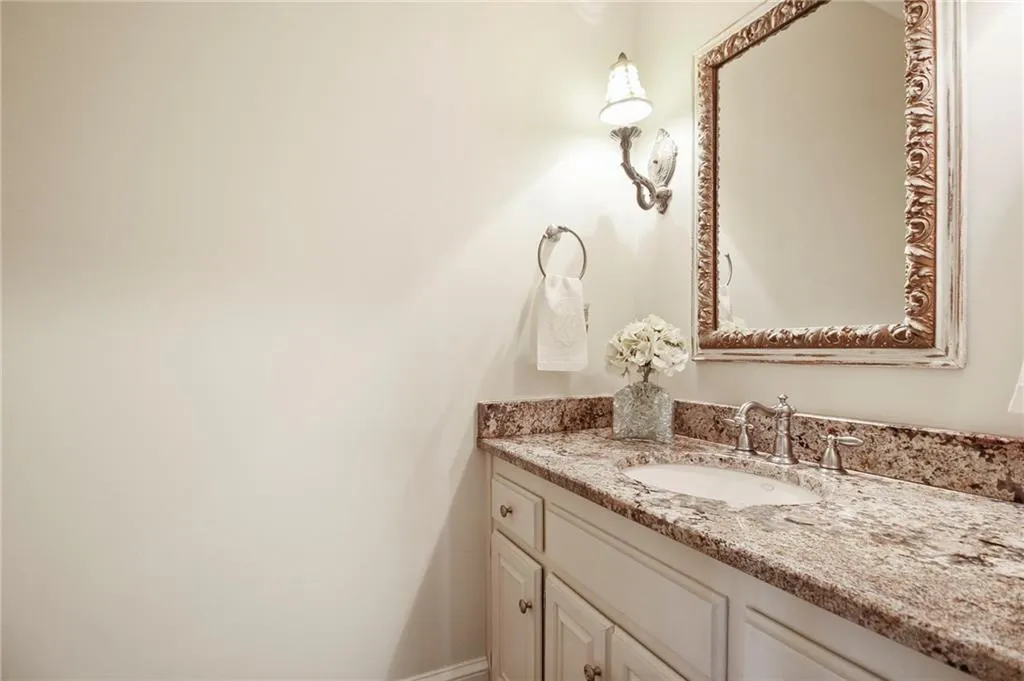 1625 Lazy River Lane, Sandy Springs, Georgia 30350, 5 Bedrooms Bedrooms, ,4 BathroomsBathrooms,Residential,Sold,1625 Lazy River Lane,6864788
