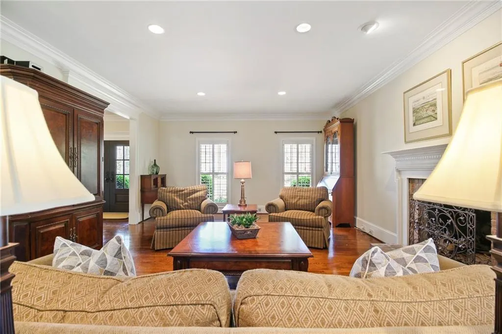 1625 Lazy River Lane, Sandy Springs, Georgia 30350, 5 Bedrooms Bedrooms, ,4 BathroomsBathrooms,Residential,Sold,1625 Lazy River Lane,6864788