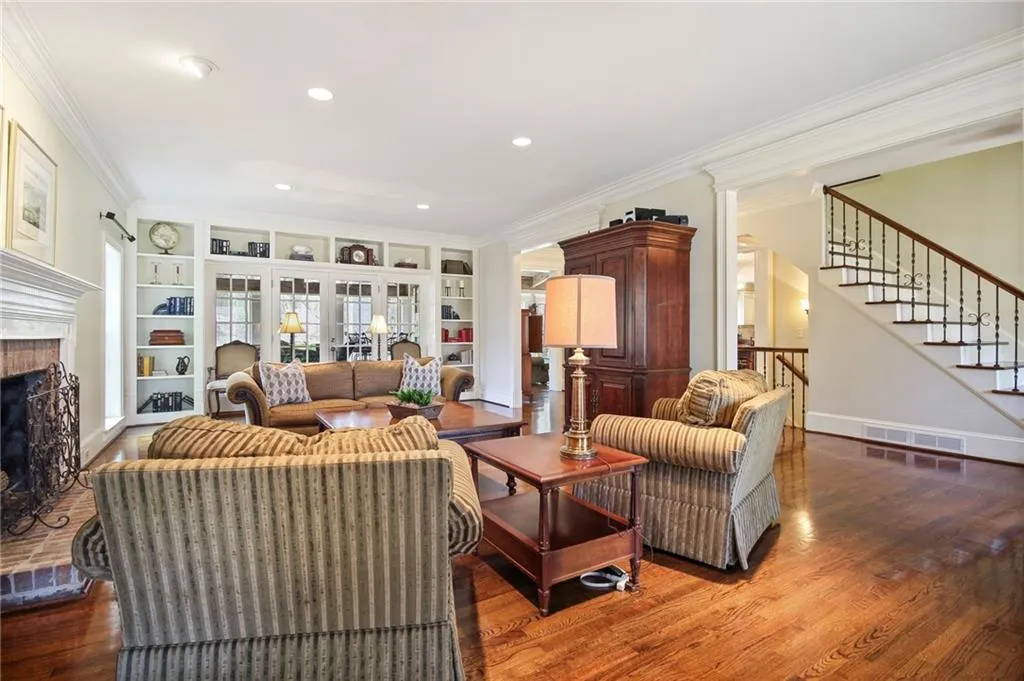 1625 Lazy River Lane, Sandy Springs, Georgia 30350, 5 Bedrooms Bedrooms, ,4 BathroomsBathrooms,Residential,Sold,1625 Lazy River Lane,6864788