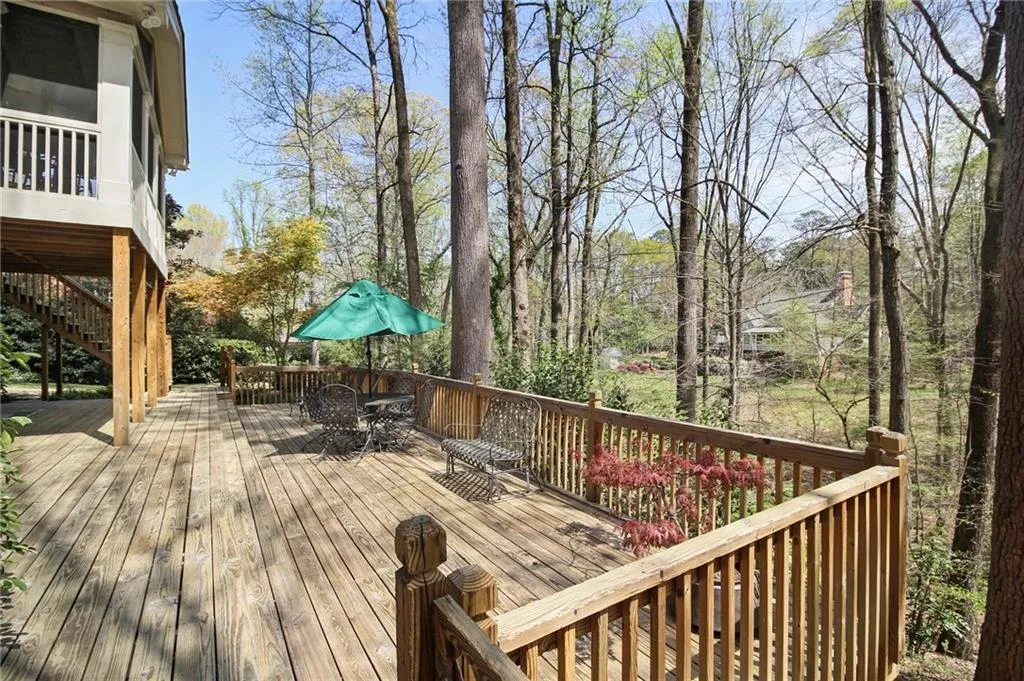 1625 Lazy River Lane, Sandy Springs, Georgia 30350, 5 Bedrooms Bedrooms, ,4 BathroomsBathrooms,Residential,Sold,1625 Lazy River Lane,6864788