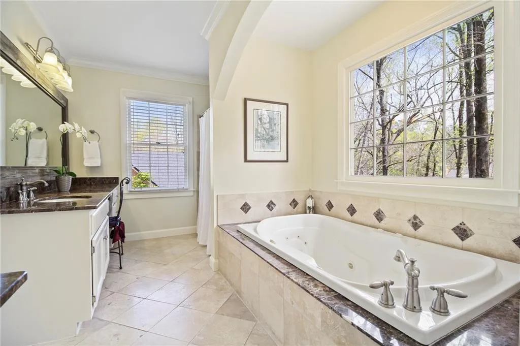 1625 Lazy River Lane, Sandy Springs, Georgia 30350, 5 Bedrooms Bedrooms, ,4 BathroomsBathrooms,Residential,Sold,1625 Lazy River Lane,6864788