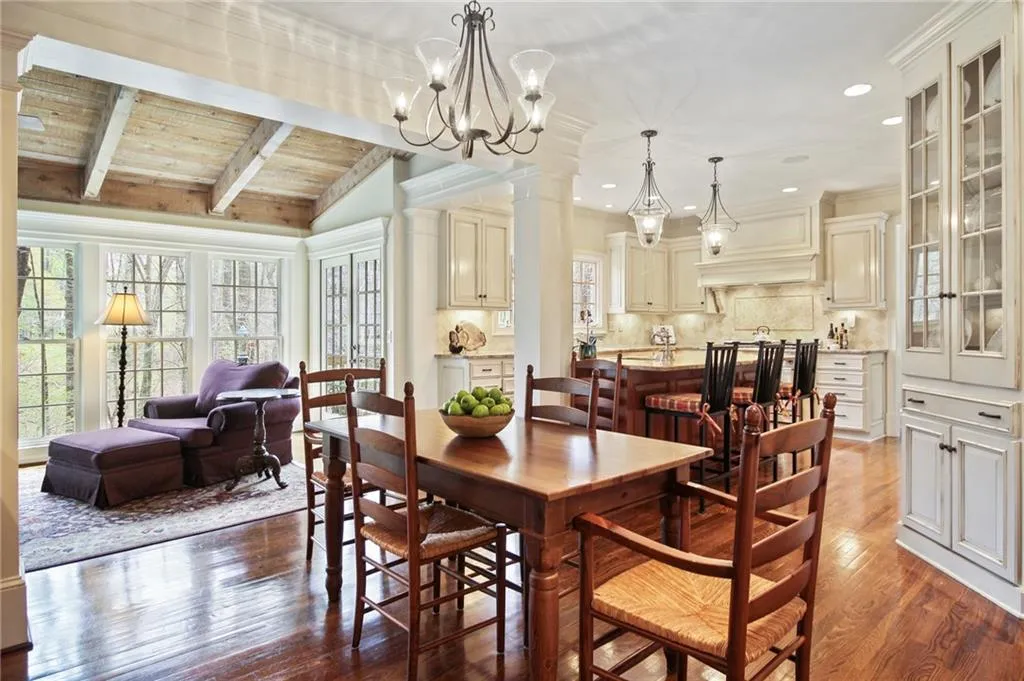 1625 Lazy River Lane, Sandy Springs, Georgia 30350, 5 Bedrooms Bedrooms, ,4 BathroomsBathrooms,Residential,Sold,1625 Lazy River Lane,6864788