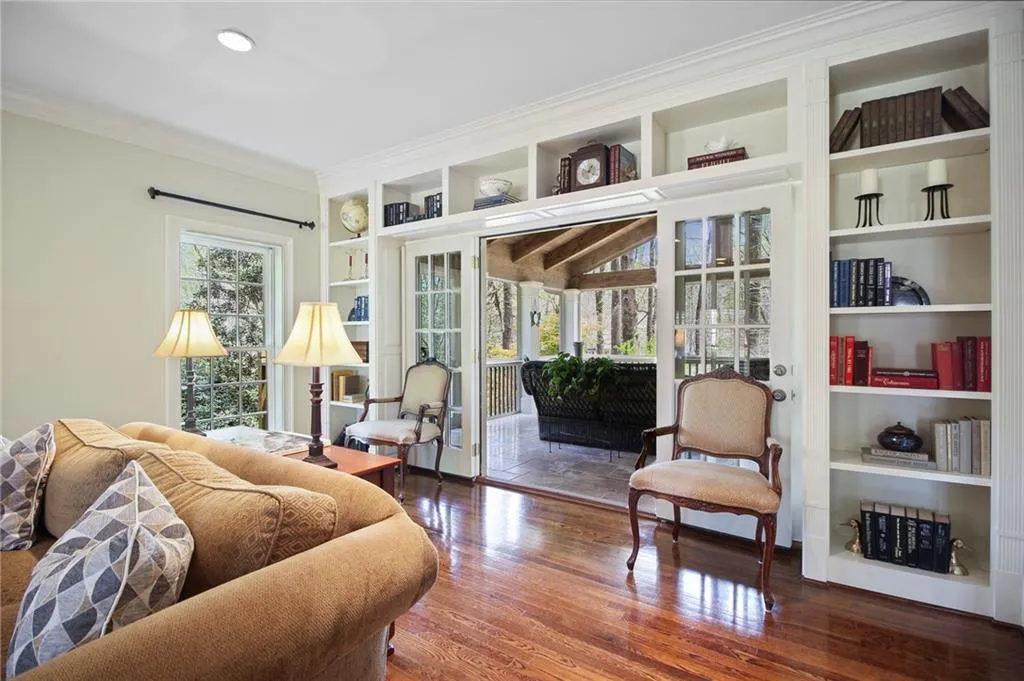 1625 Lazy River Lane, Sandy Springs, Georgia 30350, 5 Bedrooms Bedrooms, ,4 BathroomsBathrooms,Residential,Sold,1625 Lazy River Lane,6864788