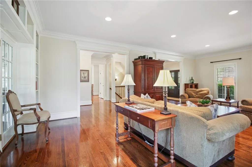 1625 Lazy River Lane, Sandy Springs, Georgia 30350, 5 Bedrooms Bedrooms, ,4 BathroomsBathrooms,Residential,Sold,1625 Lazy River Lane,6864788