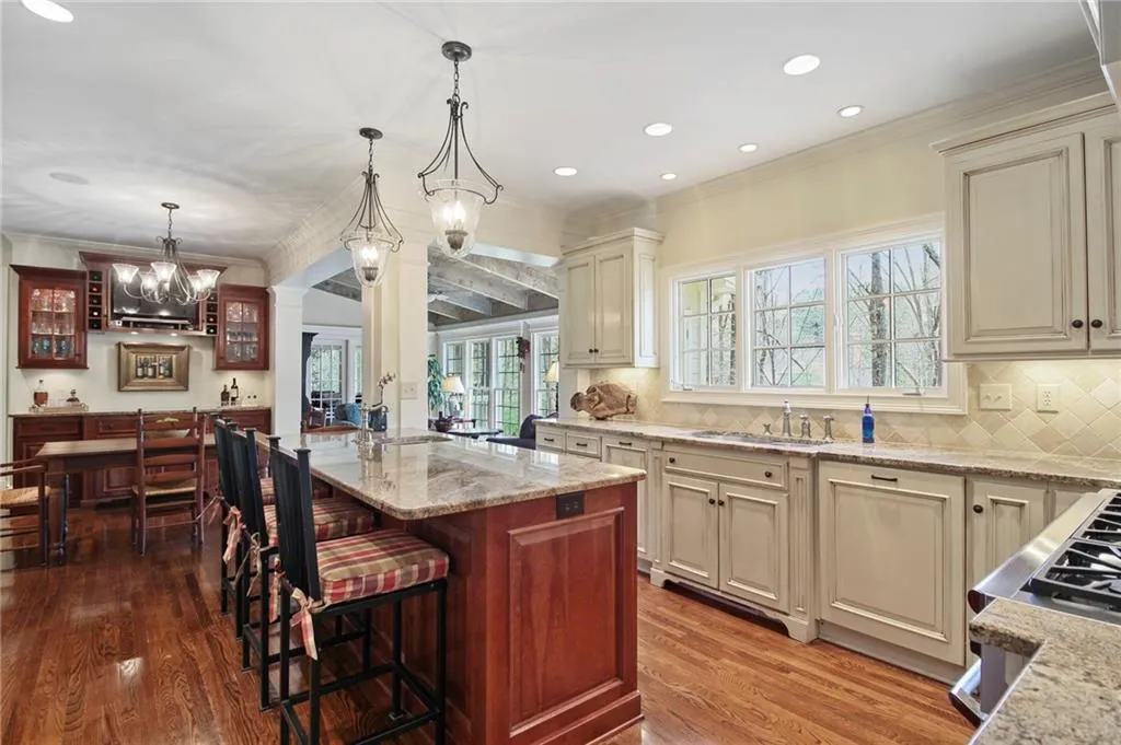 1625 Lazy River Lane, Sandy Springs, Georgia 30350, 5 Bedrooms Bedrooms, ,4 BathroomsBathrooms,Residential,Sold,1625 Lazy River Lane,6864788