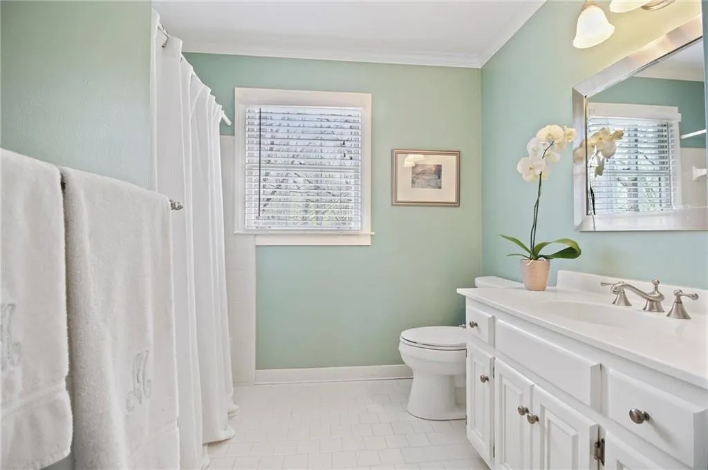 1625 Lazy River Lane, Sandy Springs, Georgia 30350, 5 Bedrooms Bedrooms, ,4 BathroomsBathrooms,Residential,Sold,1625 Lazy River Lane,6864788
