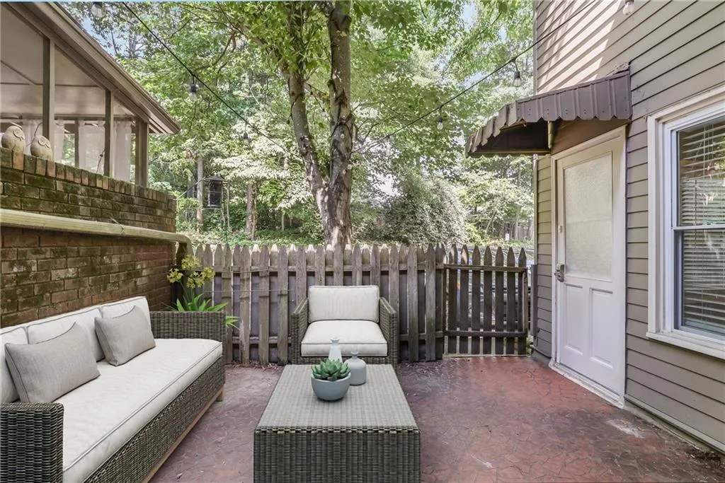 5243 Glenridge Drive, Atlanta, Georgia 30342, 3 Bedrooms Bedrooms, ,2 BathroomsBathrooms,Residential,Sold,5243 Glenridge Drive,6893454