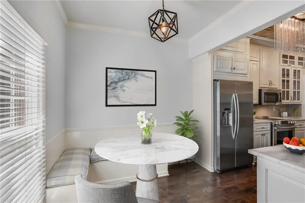 5243 Glenridge Drive, Atlanta, Georgia 30342, 3 Bedrooms Bedrooms, ,2 BathroomsBathrooms,Residential,Sold,5243 Glenridge Drive,6893454