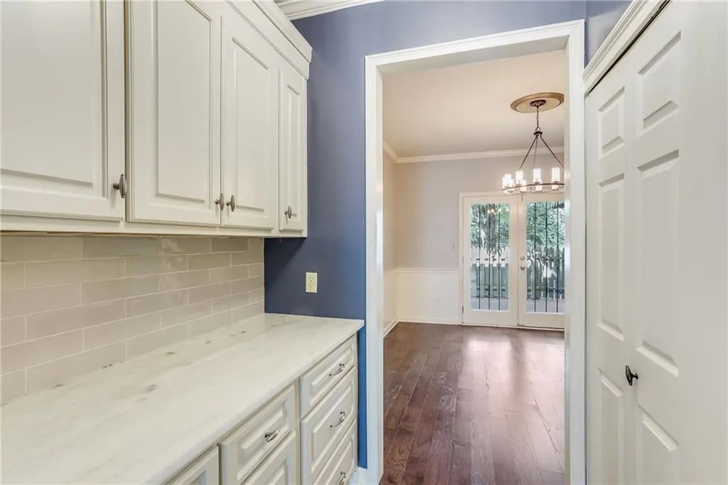 5243 Glenridge Drive, Atlanta, Georgia 30342, 3 Bedrooms Bedrooms, ,2 BathroomsBathrooms,Residential,Sold,5243 Glenridge Drive,6893454