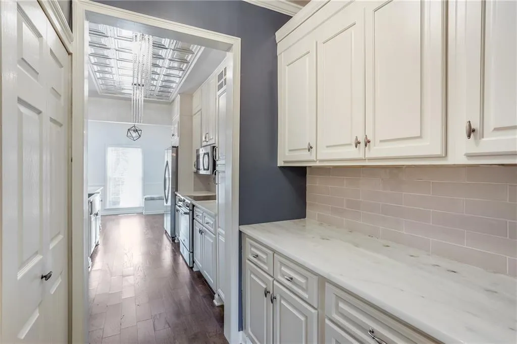 5243 Glenridge Drive, Atlanta, Georgia 30342, 3 Bedrooms Bedrooms, ,2 BathroomsBathrooms,Residential,Sold,5243 Glenridge Drive,6893454