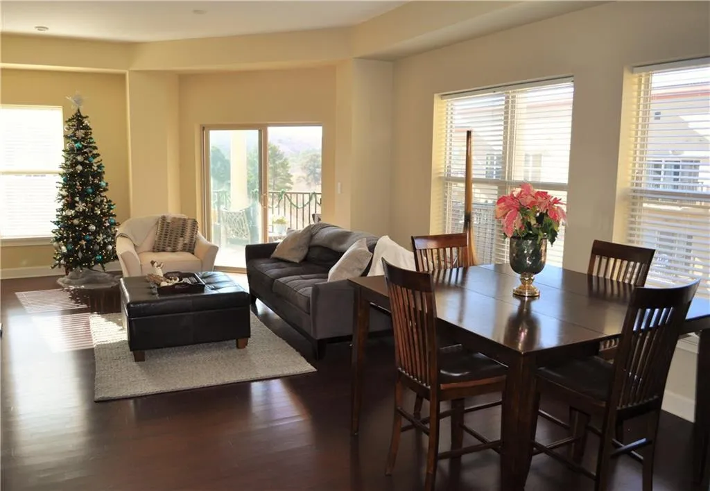 200 River Vista Drive Unit 724, Atlanta, Georgia 30339, 2 Bedrooms Bedrooms, ,2 BathroomsBathrooms,Residential,Sold,200 River Vista Drive Unit 724,5785304