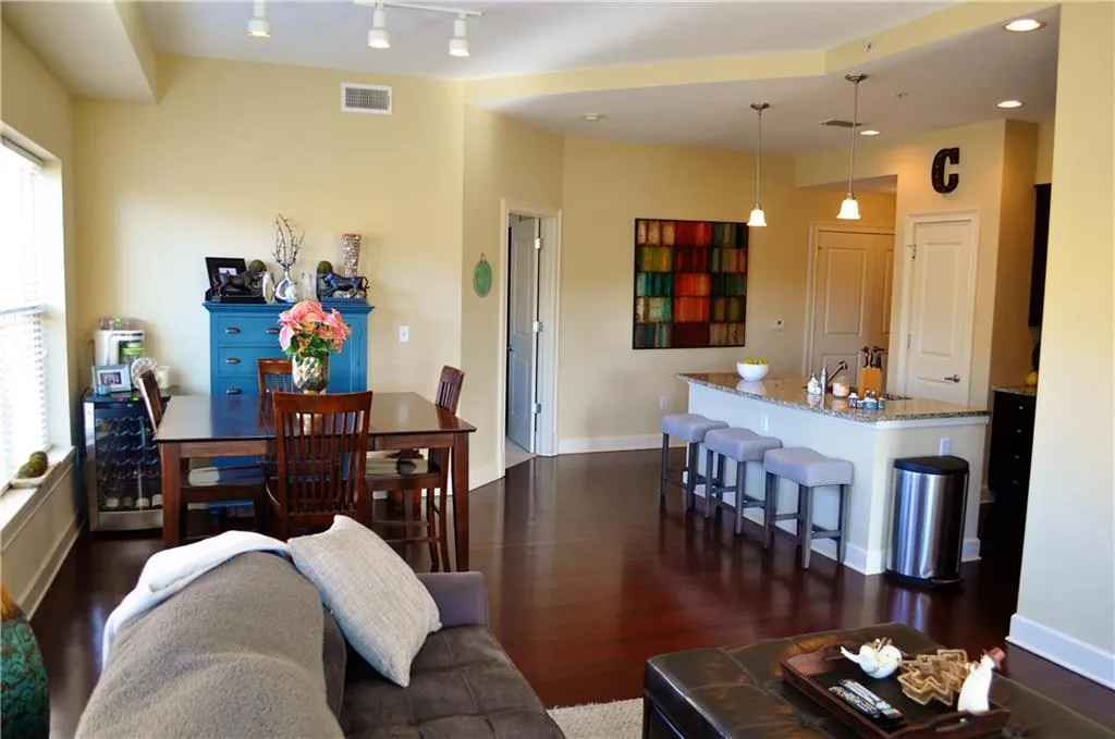 200 River Vista Drive Unit 724, Atlanta, Georgia 30339, 2 Bedrooms Bedrooms, ,2 BathroomsBathrooms,Residential,Sold,200 River Vista Drive Unit 724,5785304