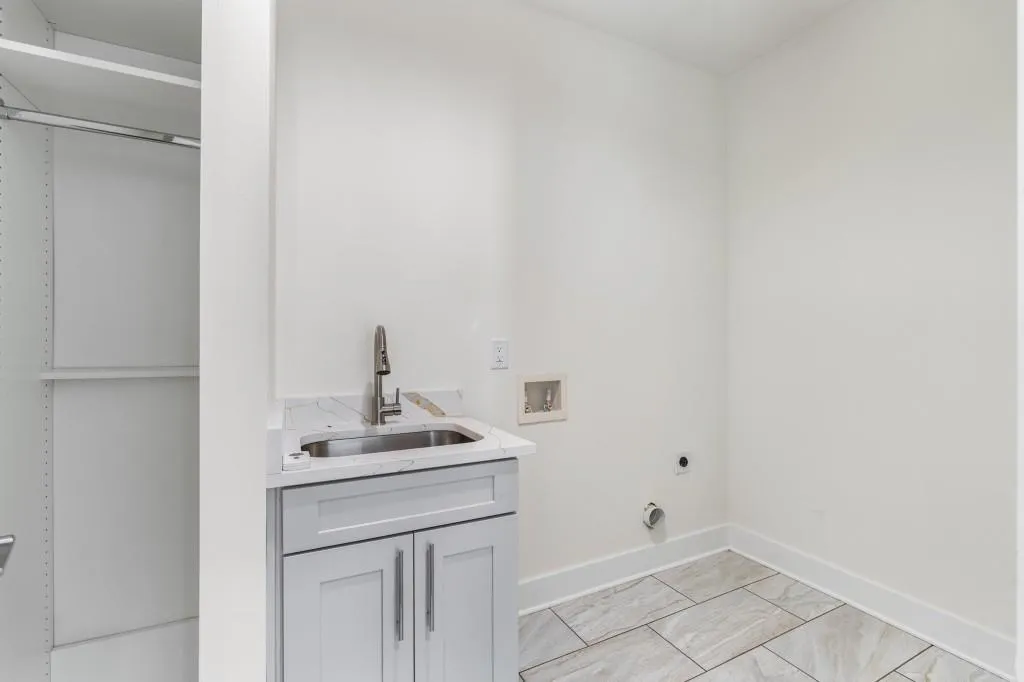 4201 Brookview Drive Se, Atlanta, Georgia 30339, 6 Bedrooms Bedrooms, ,5 BathroomsBathrooms,Residential,For Sale,4201 Brookview Drive Se,7597091