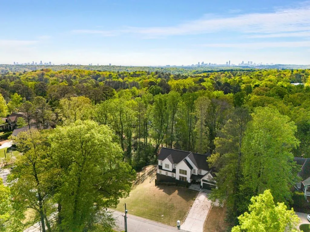 4201 Brookview Drive Se, Atlanta, Georgia 30339, 6 Bedrooms Bedrooms, ,5 BathroomsBathrooms,Residential,For Sale,4201 Brookview Drive Se,7597091