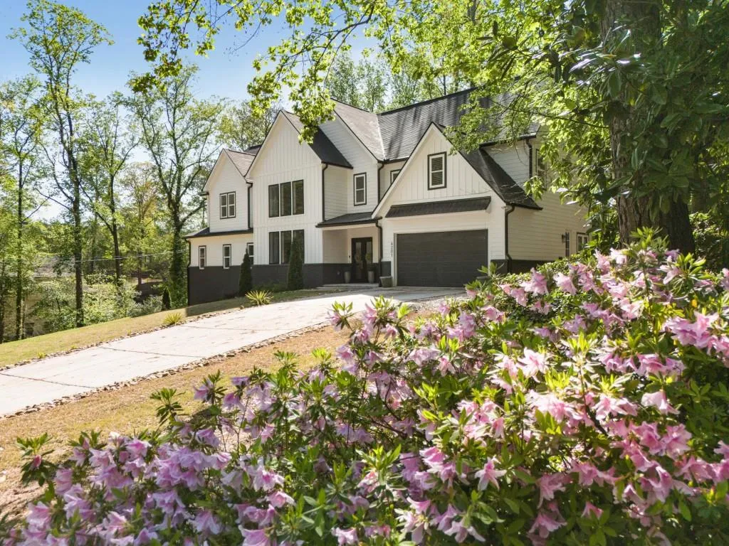 4201 Brookview Drive Se, Atlanta, Georgia 30339, 6 Bedrooms Bedrooms, ,5 BathroomsBathrooms,Residential,For Sale,4201 Brookview Drive Se,7597091