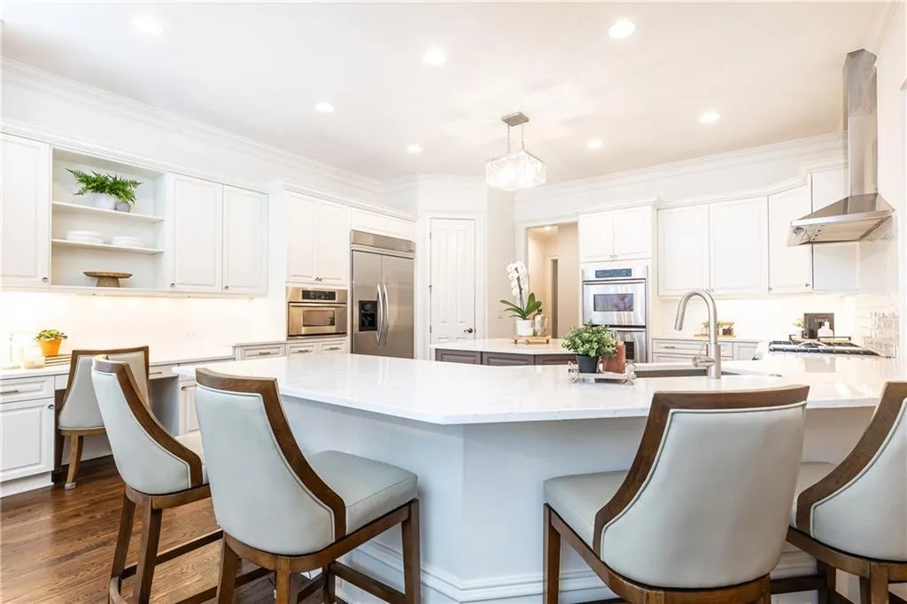 765 Glengate Place, Atlanta, Georgia 30328, 5 Bedrooms Bedrooms, ,5 BathroomsBathrooms,Residential,Sold,765 Glengate Place,7521707