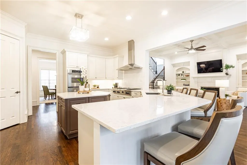 765 Glengate Place, Atlanta, Georgia 30328, 5 Bedrooms Bedrooms, ,5 BathroomsBathrooms,Residential,Sold,765 Glengate Place,7521707